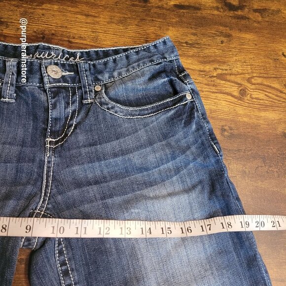 Maurices Bermuda Shorts Size 4 Low Rise Thick Stitch Medium Dark Wash Stretch - Picture 7 of 12